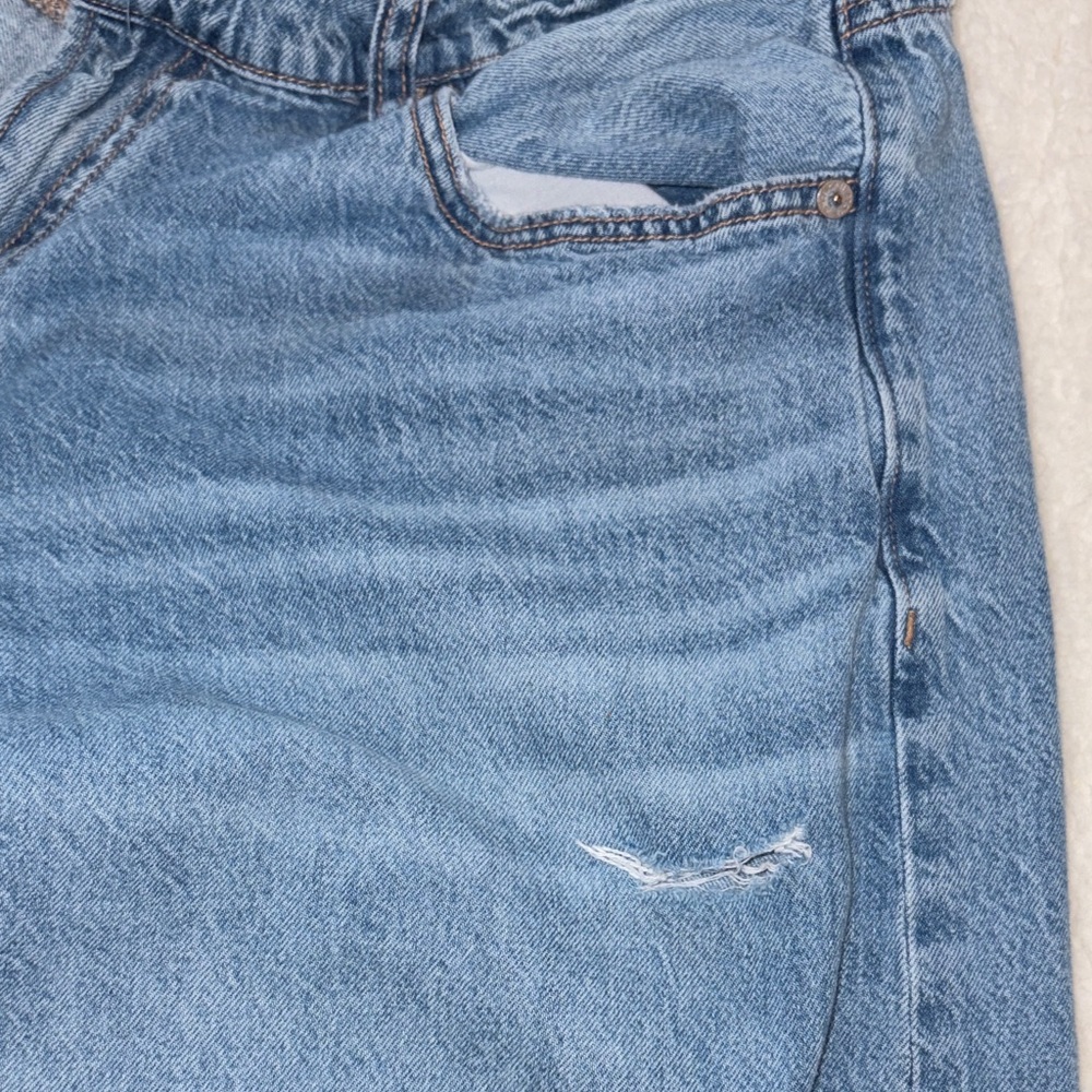 American Eagle Outfitters wide leg frayed hem jeans - Picture 4 of 7